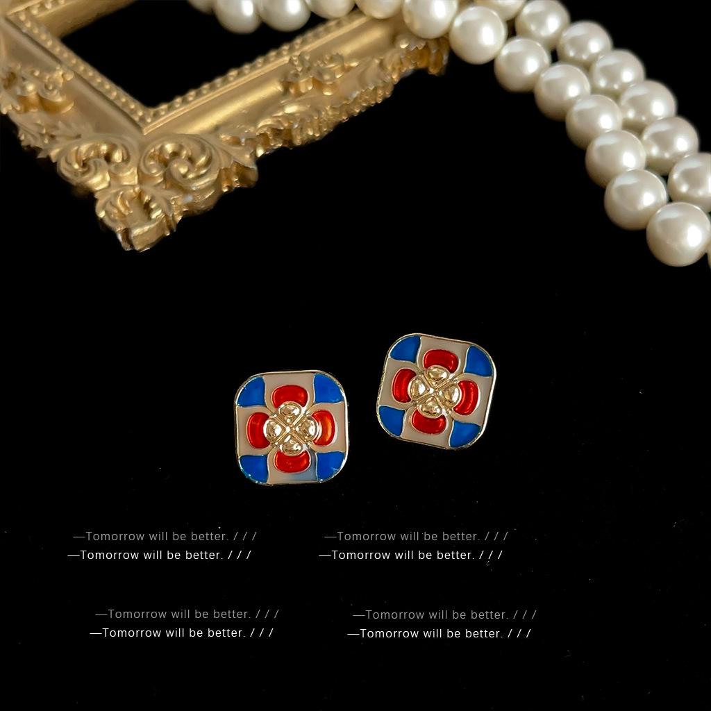 Mid-Century Vintage Stud Earrings: Trendy Literary Style in Light Luxury Fashion