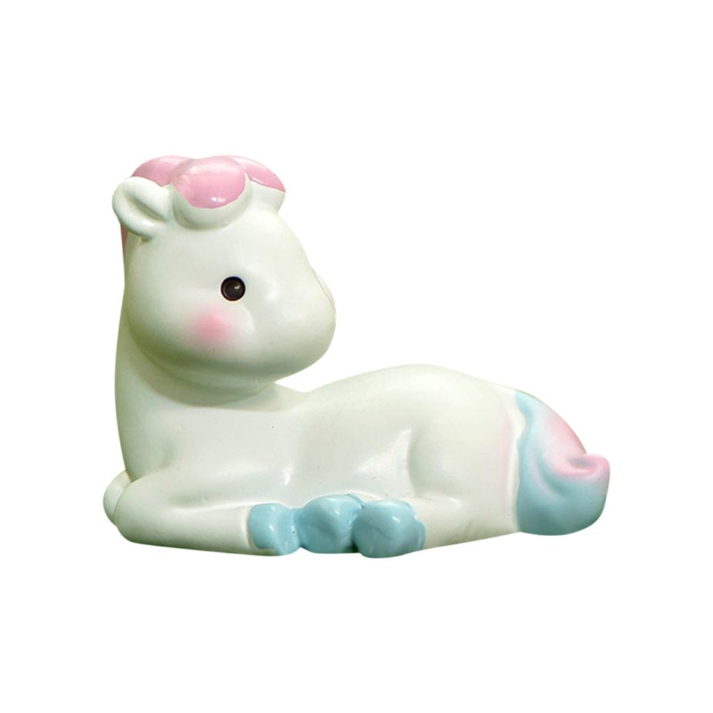 Farbige Harzornamente der zwölf Tiere im Mikro-Bonsai