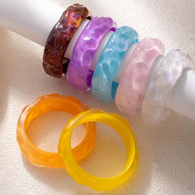Fein glitzerndes welliges Harzarmband, farbiges Wasserwellen-Rundarmband, personalisierter Retro-Schmuck