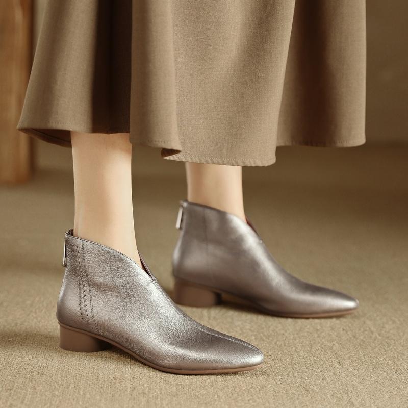 Fashion 2025 New Autumn Women Boots Genuine Leather Fashion Chelsea Boots for Women Pointed Toe Short Ankle Boots Med Heels Ladies Shoes