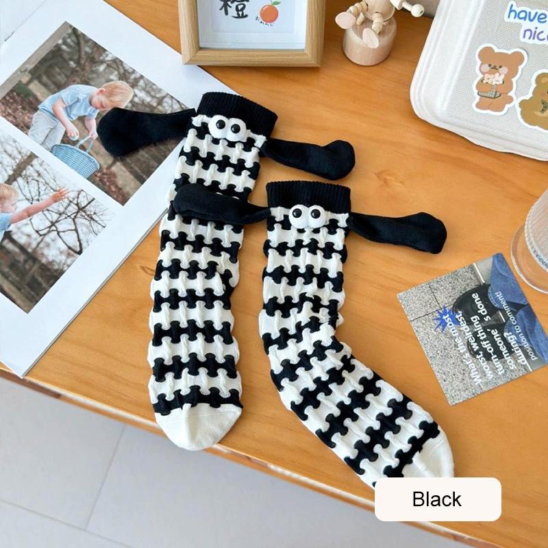 1Pair Magnetic Skin-friendly Big Eyes Dopamine Hand-in-hand Socks Comfortable Plaid Pattern Cartoon Couple Socks Warm Colorful