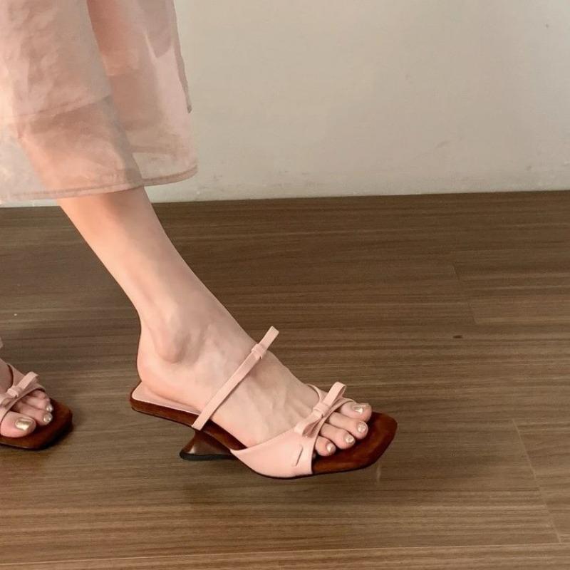 Fashion Bow wedge flip-flops Women wear 2024 new French square head open-toed line band fashion retro with skirt heels