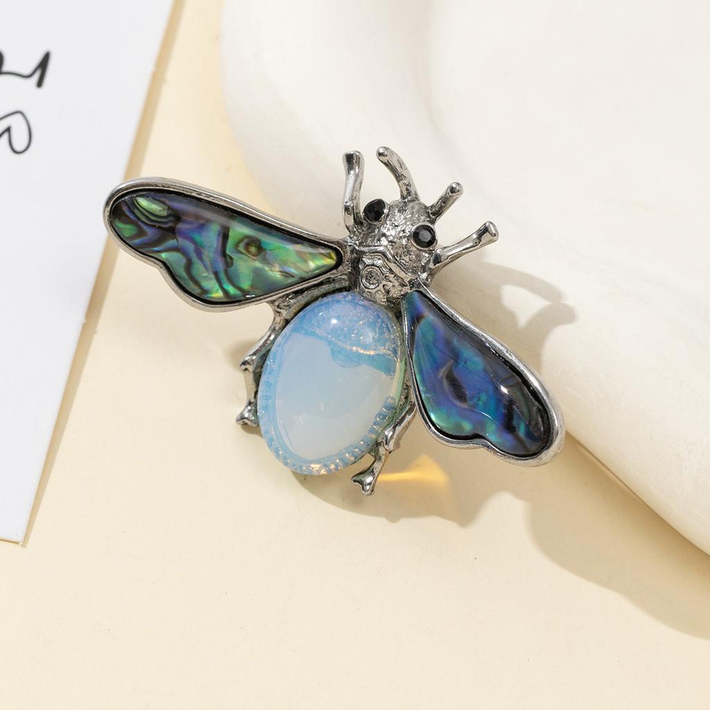 Fashion Brooch Pin With Shell And Stone For Elegant Clothing Accessory Gift