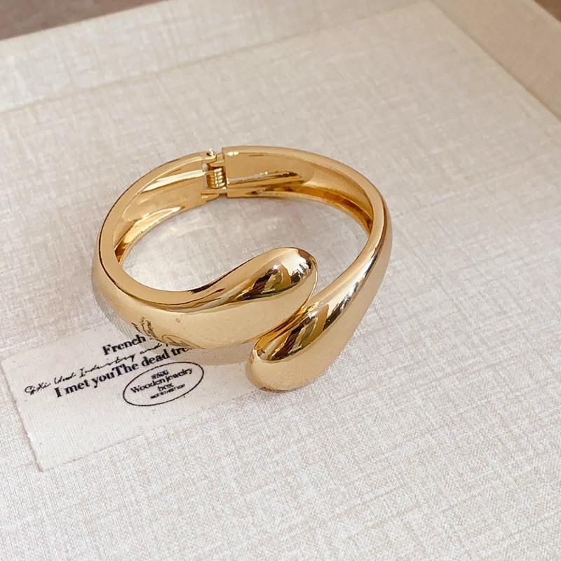 Twisted water drop open bracelet simple fashion ins wind bracelet niche high-end versatile jewelry