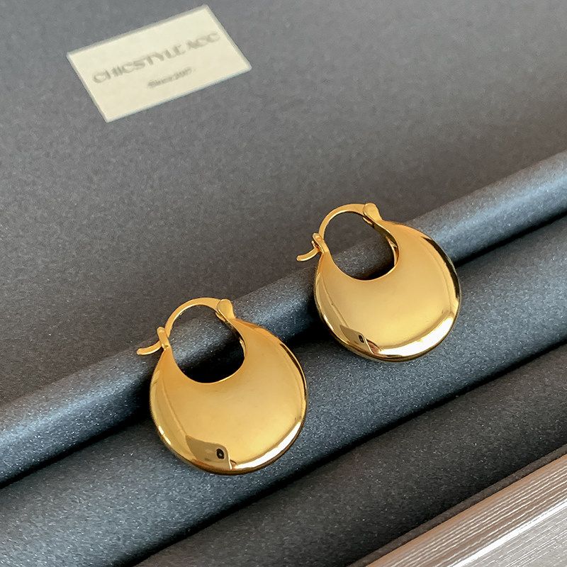 Fashion Niche Style Glossy Design Metal Water Drop Quality Earrings Fancy Elegant Ins Indifference Trend Cool Ear Clip Gold
