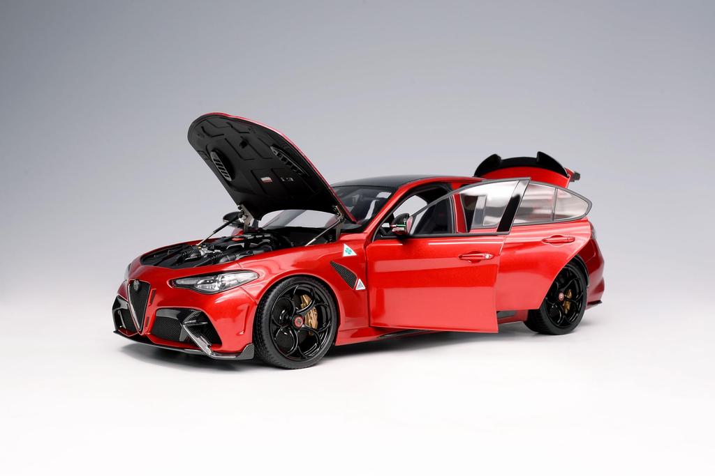 MOTORHELIX Alfa Romeo Giulia GTA Rosso GTA Red Finished Product 1/18