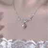 Flower Branch Laurel Imitation Pearl Necklace Women's 2024 New Fashion Light Luxury High-end Design Sense Niche Versatile Collarbone Chain