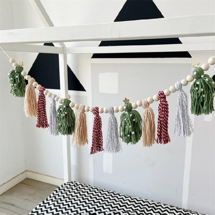 Christmas Garlands Decoration Cotton Tassels Garlands with Wood Beads Wall Hanging Bunting Banners Decors for Mantel