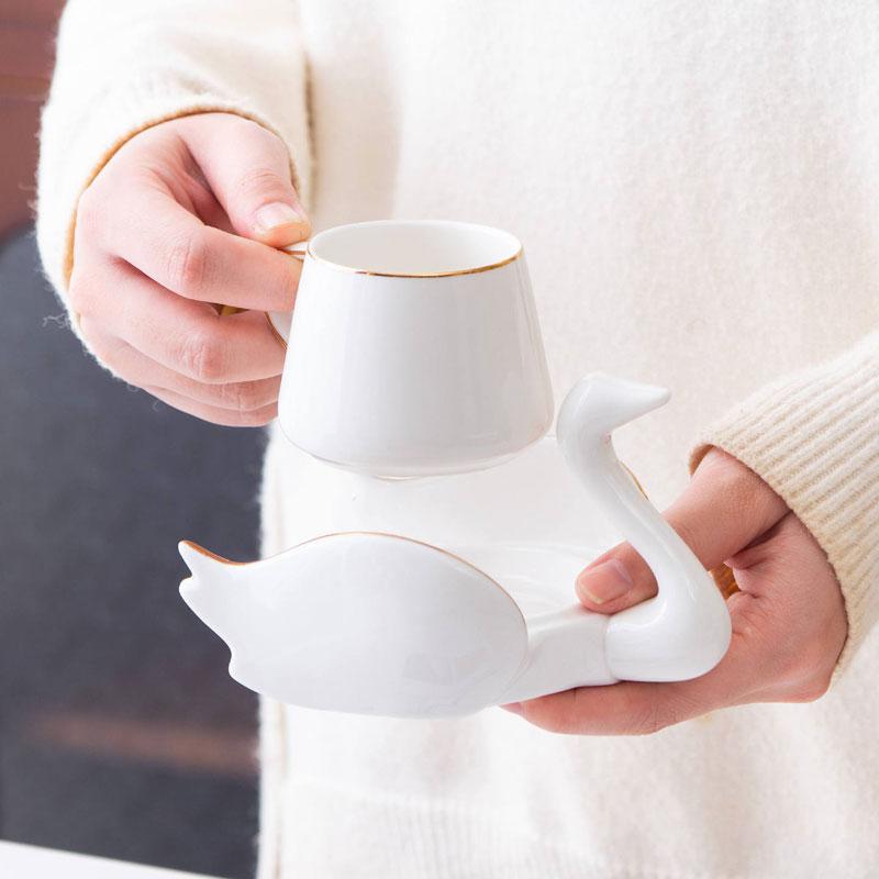 Swan Coffee Cup Saucer Set Gold Rim Small Cute White Black Green Pink Ceramic Cup Saucers Lovely Gifts Nordic Creative Drinkware
