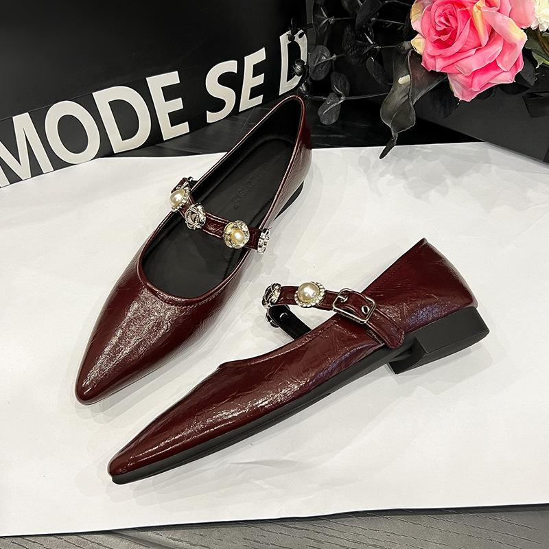 

High sense~ temperament patent leather pointed single shoes women with skirt rhinestone word with flat Mary Jane shoes women 41 красный