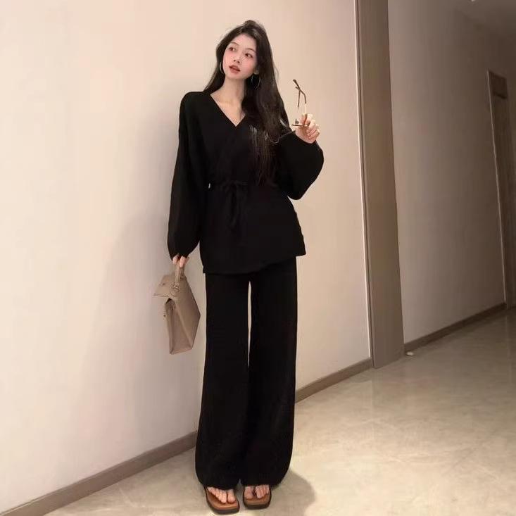 Petite High-End Knit Sweater & Wide-Leg Pants Set for Fall/Winter - Elegant Mature Style