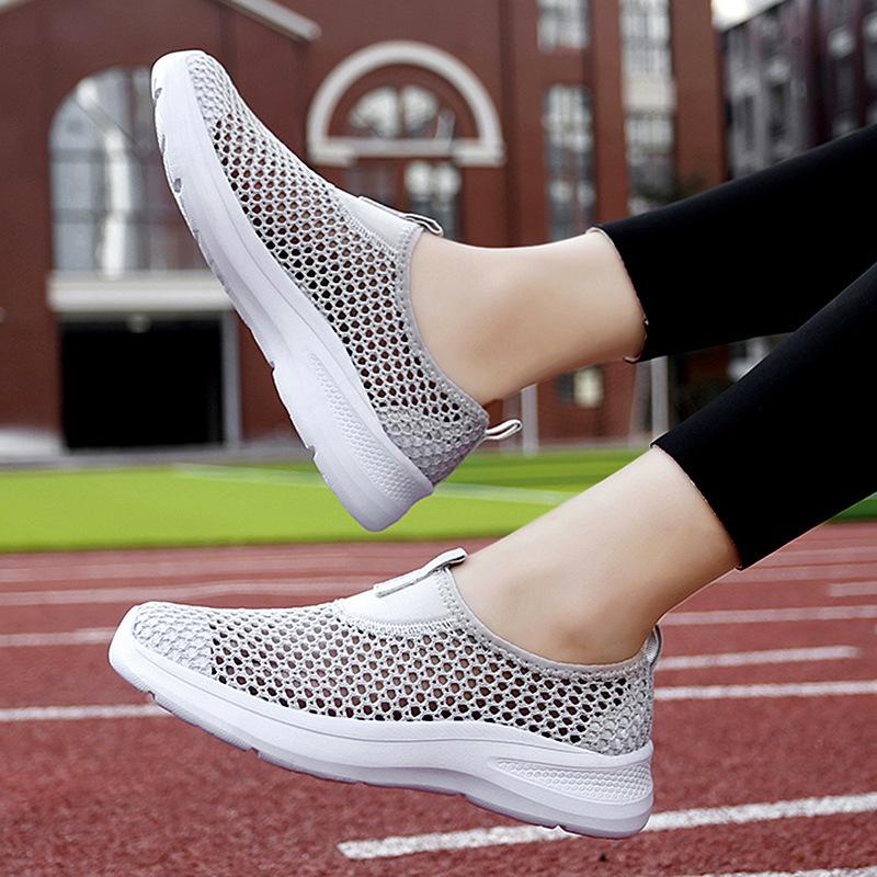 2025 new summer soft-soled mesh hollow breathable one-pedal women's leisure sports single shoes lazy shoes