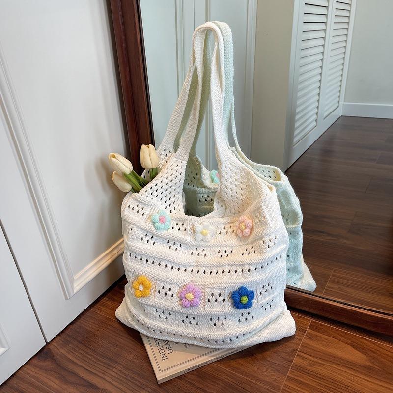 New large-capacity portable knitted bag versatile trend beach woven bag flower shoulder bag women's bag