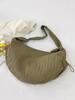 Sac cabas urbain minimaliste pour femmes avec design plissé et fermeture éclair pour un usage quotidien