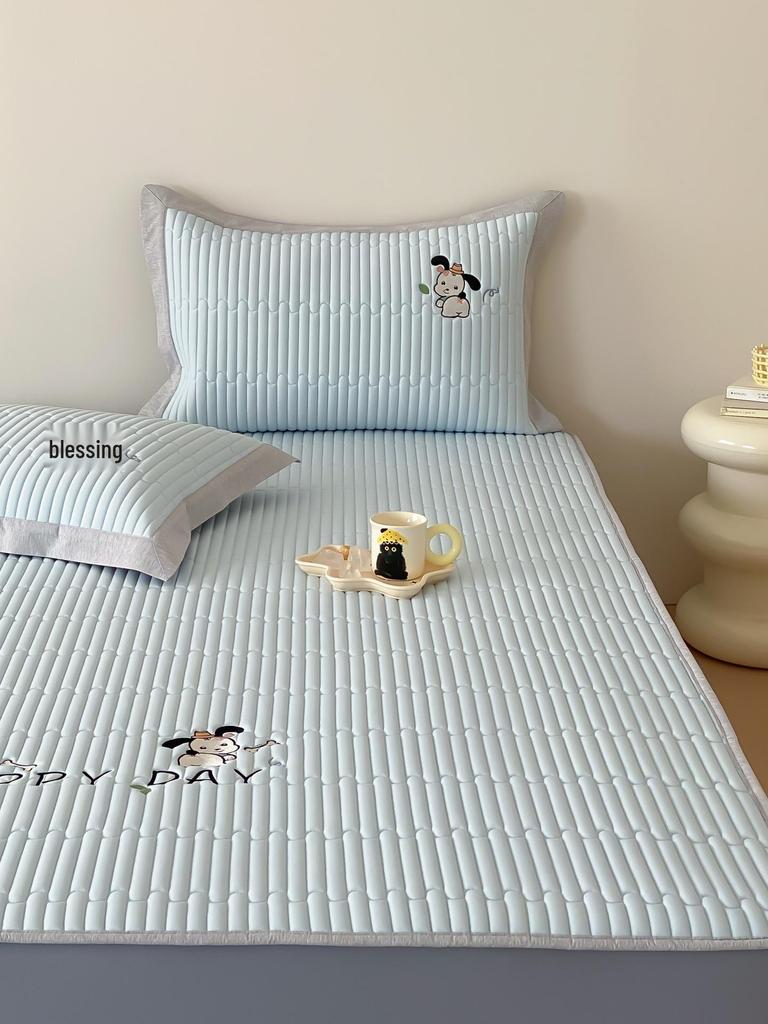 Class A Summer Cooling Cartoon Ice Silk Quilted 3-Piece Mat Set with Fitted Sheet