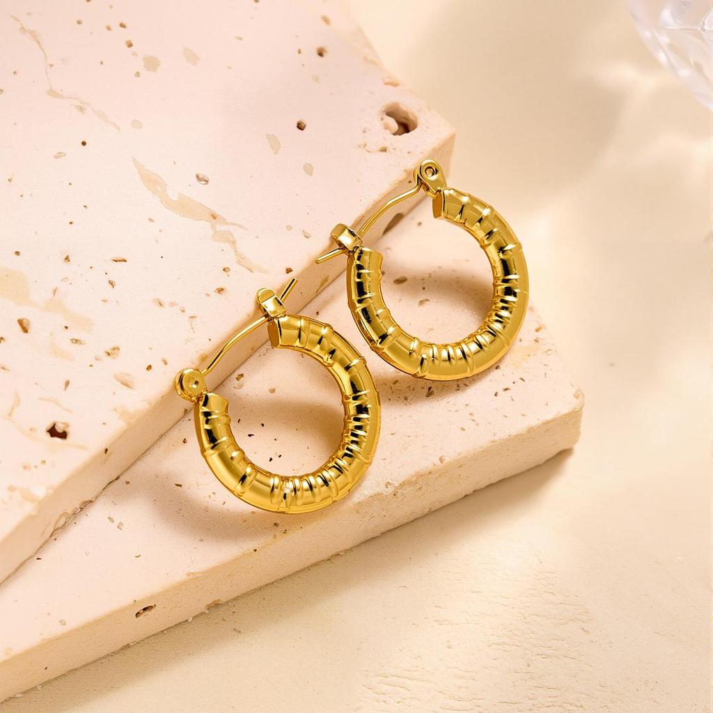 Raffinate Ear Cuff in Acciaio Titanio Oro 18k per Donna