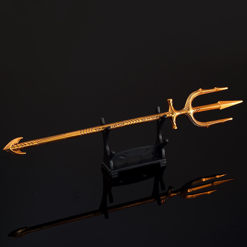 Aquaman Golden Trident 30cm Alloy Collectible Hero Movie Replica Desktop Ornament Premium Miniature Decor for Fans