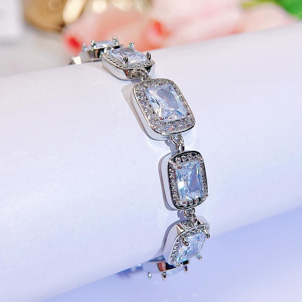 2026 European and American Light Luxury Size Square Shining Zircon Bracelet Women's Fashionable and Elegant Diamond Jewelry