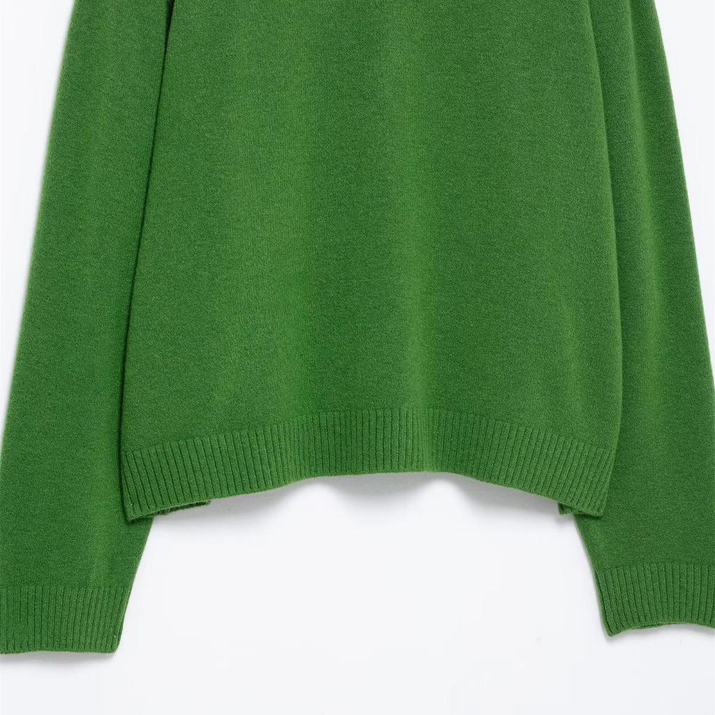 Spring 2025 Women's Fashion: Versatile Diamond V-Neck Knit Cardigan