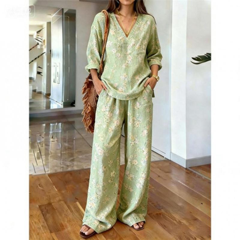 Gentle Temperament Printed Top Set, Classic Bohemian Pattern, Loose Wide-leg Pants for Summer Casual Wear