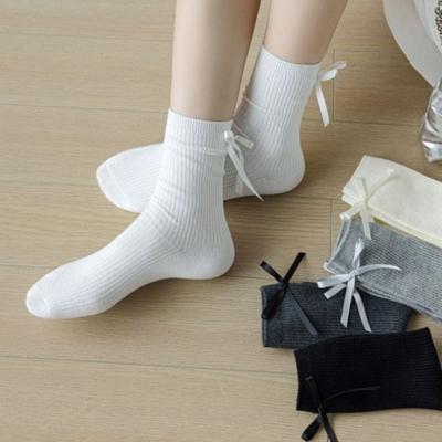 Frühlings- und Sommer-Dünne Cremeweiße Socken im Ballett-Stil für Damen, Wadenhohe Socken, Schleife, Vielseitig, Schwarze Frottee-Socken