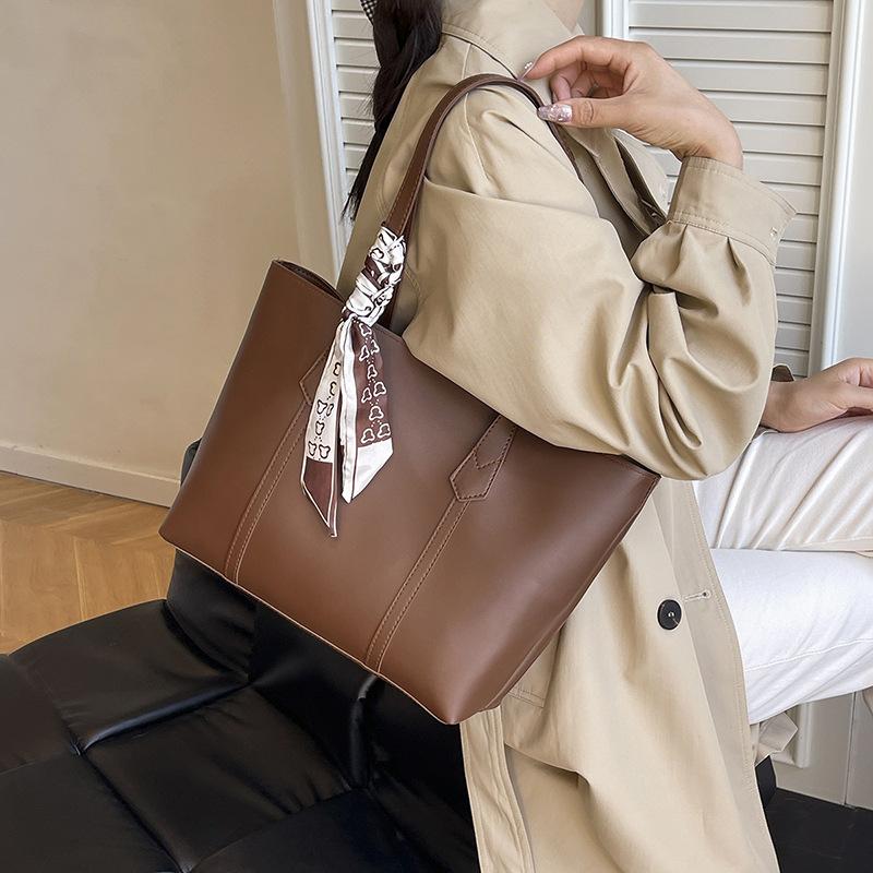 Bags Women's Tote Bags Large Capacity Autumn and Winter Versatile 2025 New Retro Casual Texture Single Shoulder Class Commuter Bag