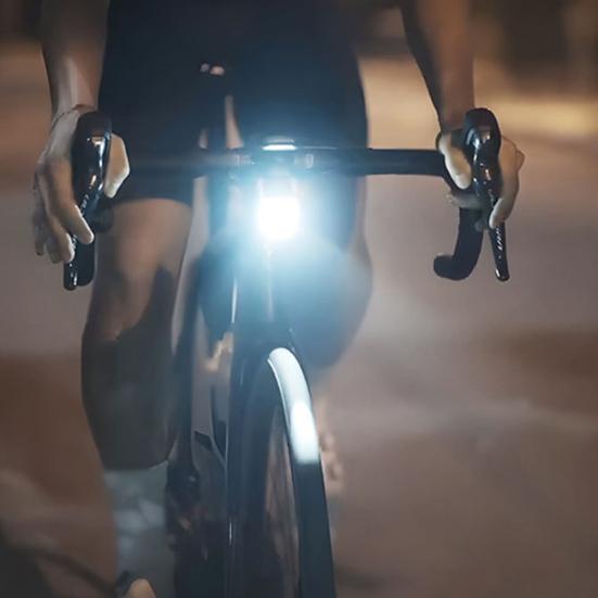 Sykkellykt USB Oppladbar Moduser Justerbar 1000LM Vanntett MTB Landevei Terrengsykkel Nattkjøring Avskjermingslinjestråle Frontlampe