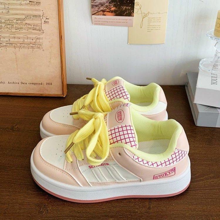 Nischen-Design dicke Sohle Brot-Schuhe Neue Sport- und Freizeitschuhe für den Frühling