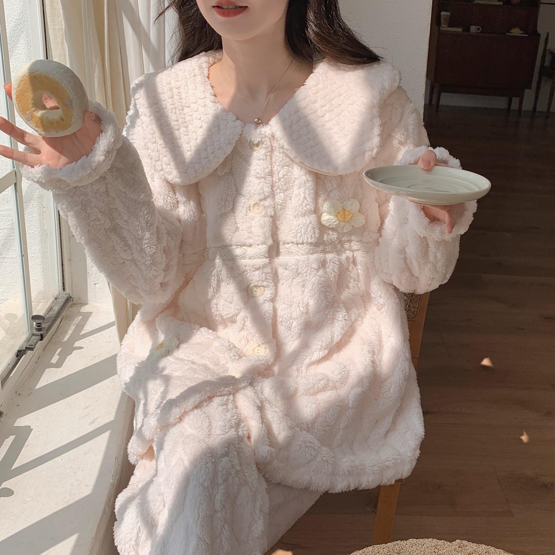 

Женская пижама из кораллового флиса - плотный бархат, стиль принцессы, на осень и зиму Medium (80-100 jin)