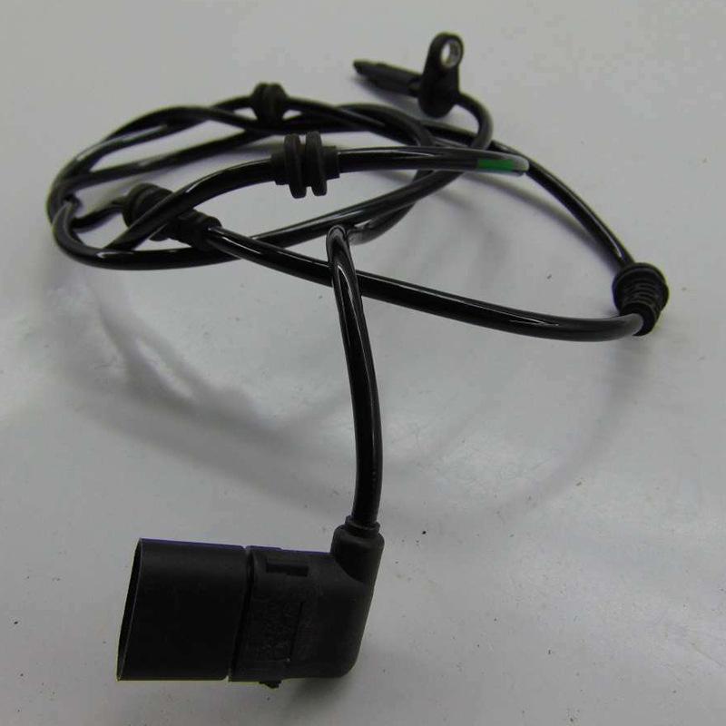 Front ABS Brake Sensor for Mercedes-Benz GLC-Class X253 C253 2539053400