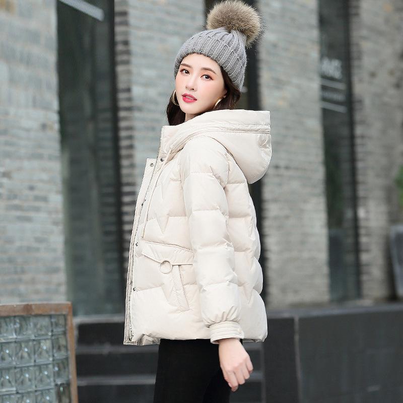 

Женский пуховик осенью и зимой, новая корейская версия небольшого и стильного дизайна. Маленькая ароматная короткая куртка на белом утином пуху 90 с капюшоном M
