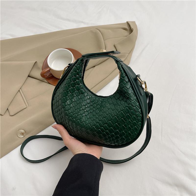 Women's Premium Shoulder Bag New Fashion Niche Design Messenger Bag Female Simple Style Female Woven Hobo Bag