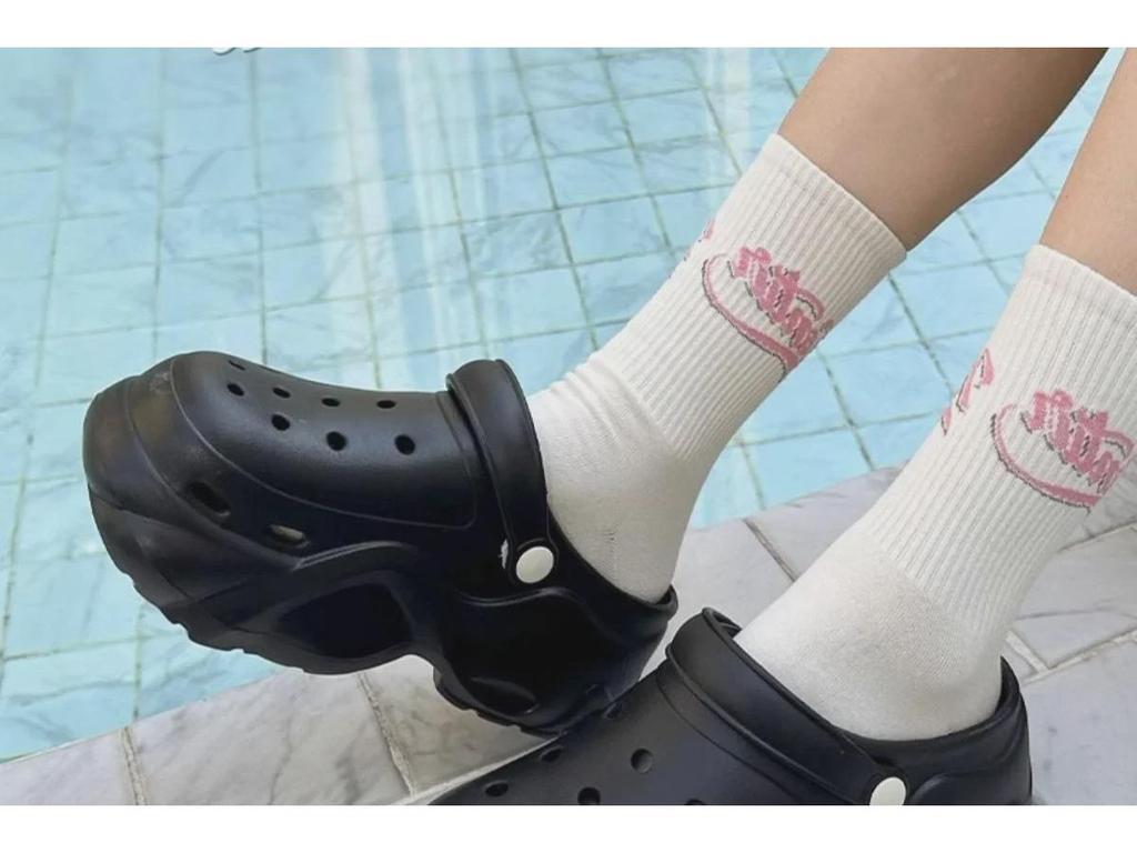 Damesandaler med tykk såle i EVA: Høydeøkende, sklisikre sko med deodoranthull for utendørs fritidsbruk