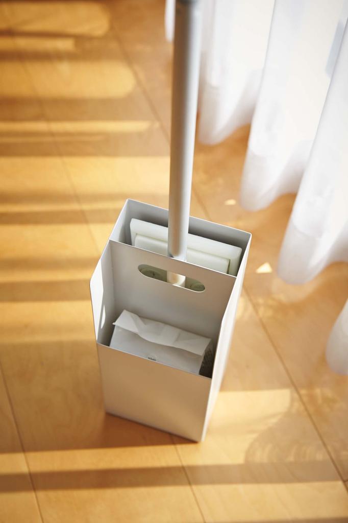 Yamazaki Bodenwischerständer, Weiß, ca.. B11 x T9 x H26cm, Platte, Aufbewahrung von Nachfüllblättern, Schlanke aufrechte Aufbewahrung, 7860