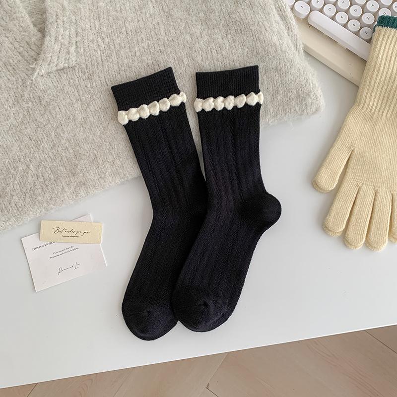 Women's Mid-calf Socks for Autumn and Winter Sports, Anti-odor and Moisture-proof, and Women's Long Calf Socks for Spring and Autumn with Lace