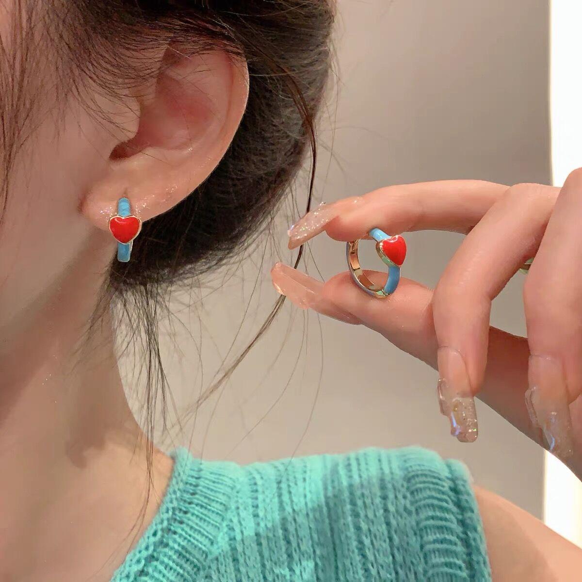 

White Lily Red Love Drop Glaze Earrings Women s ins Niche Design Fashion Color Matching Ear Buckle Temperament Earrings