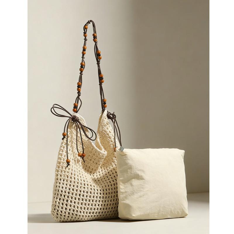 Woven Shoulder Bag With Magnetic Closure For Casual Travel And Beach Vacation