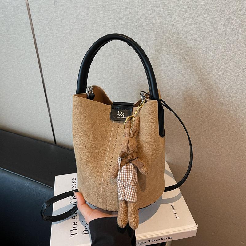 Premium Retro Small Bag Women's New Versatile Messenger Bag Fashionable Portable Bucket Bag