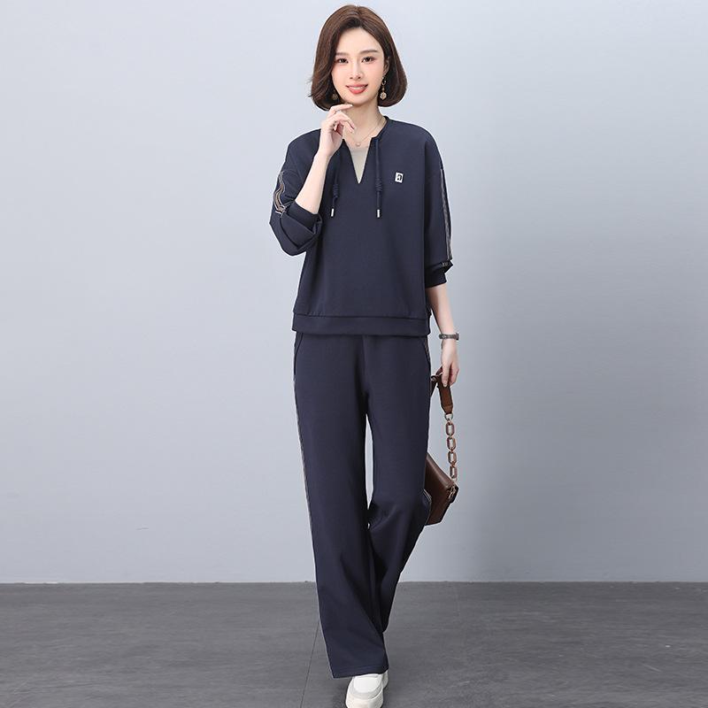 

Модный женский петит-свитшот на осень 2025 года - Омолаживающий костюм-двойка для мам среднего возраста M (Up to 115 lbs) темно-синий