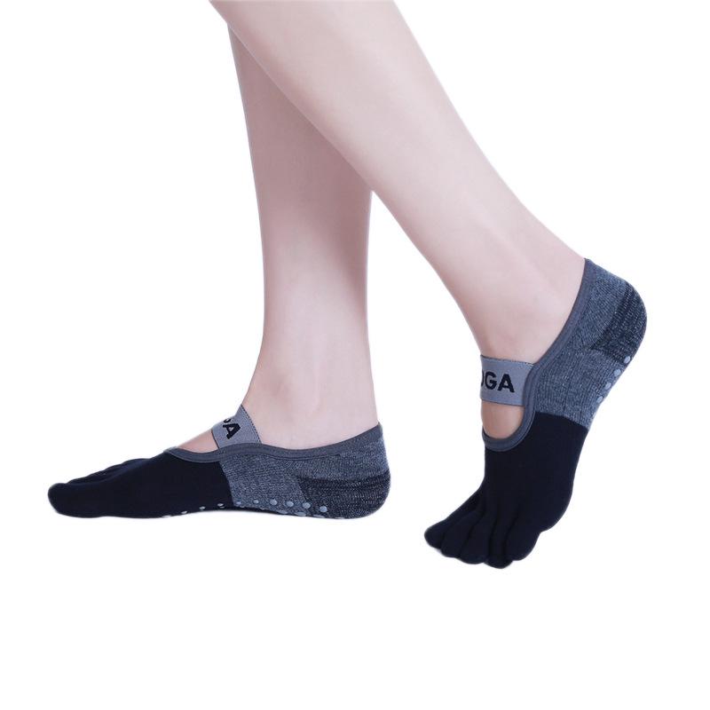 Anti-Odor Split-Toe Yoga Socks with Wide Straps, Gel Dots, and Five-Toe Design in Color-Blocked Combed Cotton