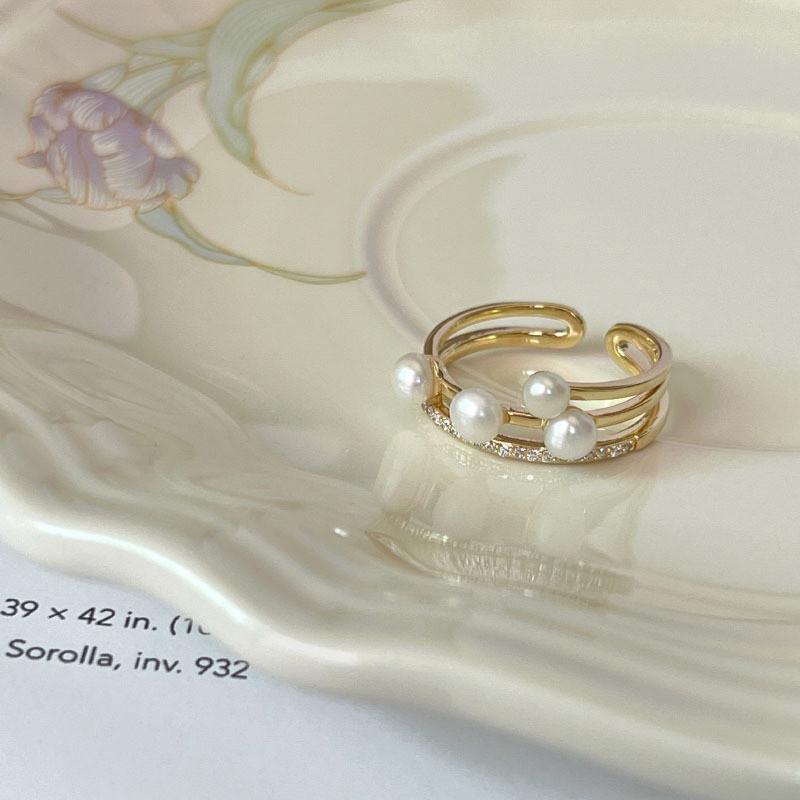 Flower Contemporary Design Adjustable Ring For Women With Gorgeous Butterfly And Dazzling Details Pearl