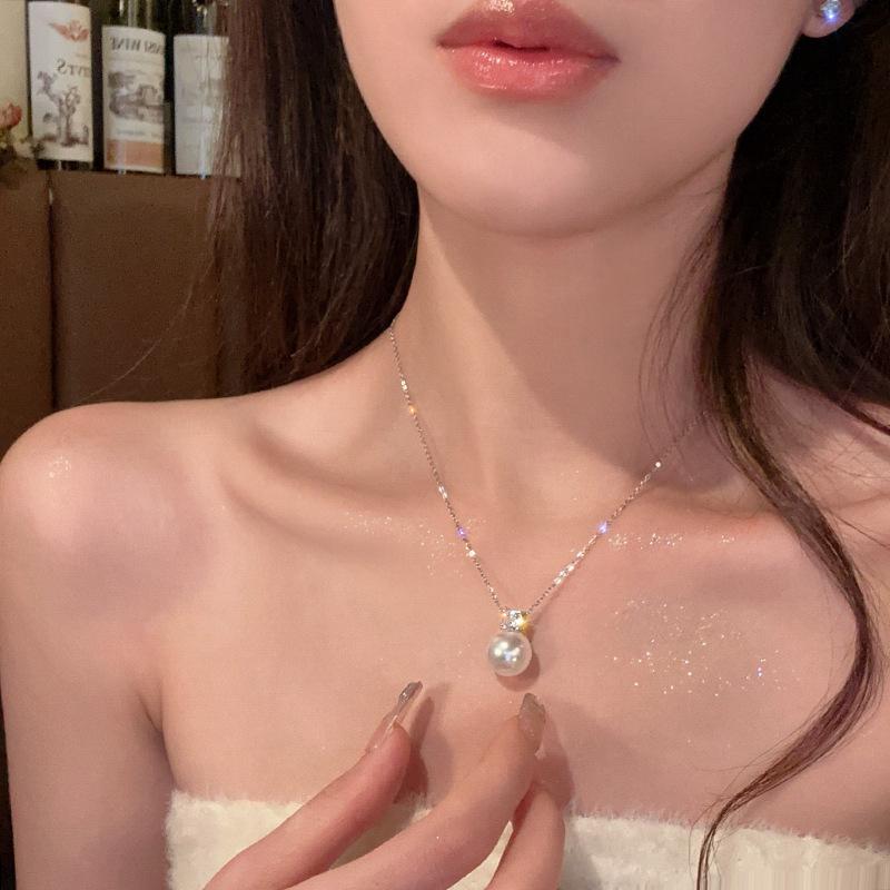 Versatile Luxury Pearl & Zircon Clavicle Necklace