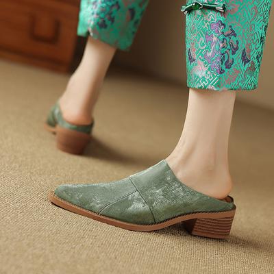 Mode 2025 Baotou Halbschuhe Damen Kleine spitze Zehen Quadratischer Absatz Hoher Absatz Coole Hausschuhe Mode Oberbekleidung Dicker Absatz Bequeme Mules