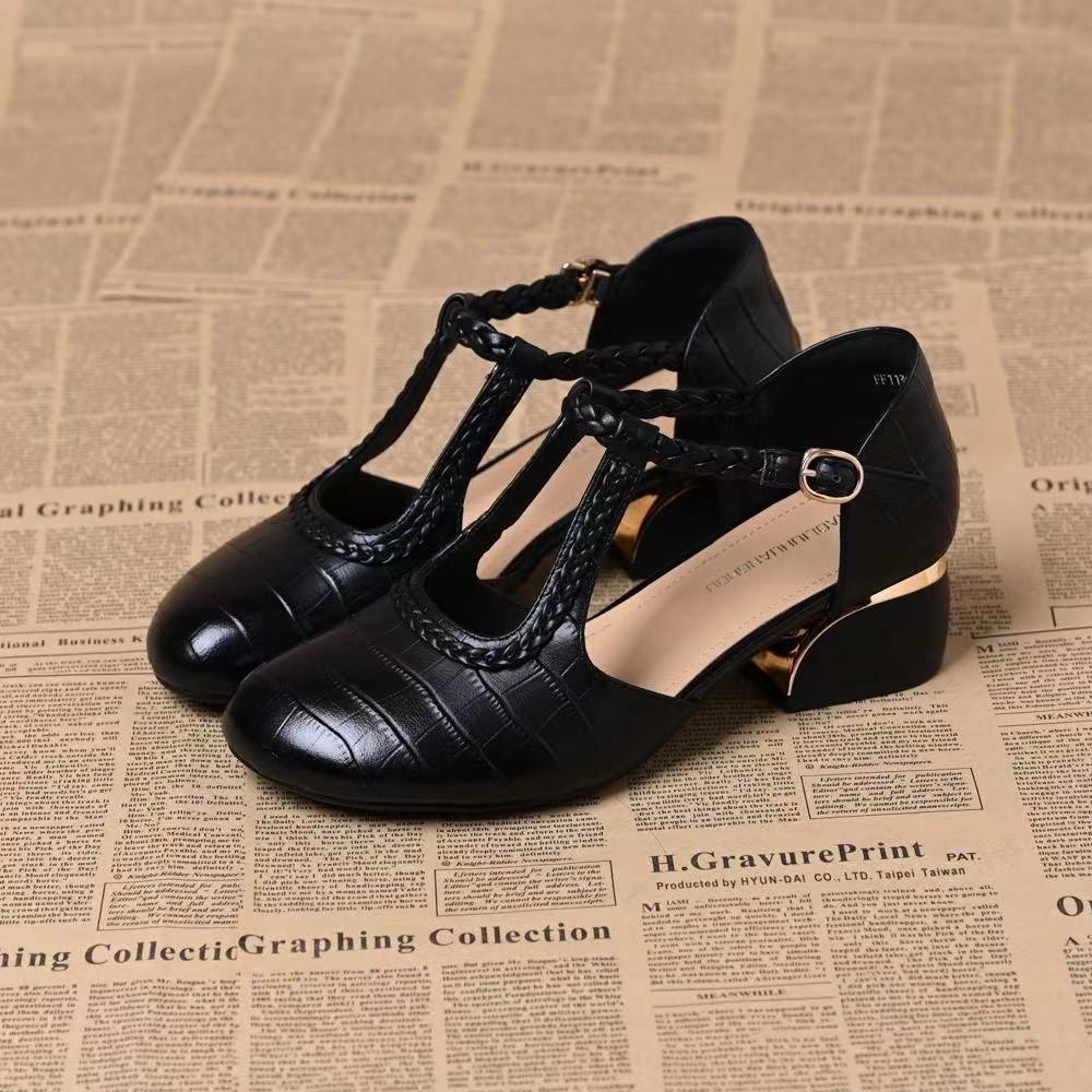 2025 new summer French retro sandals soft leather thick heel medium heel versatile woven word with round head women's sandals
