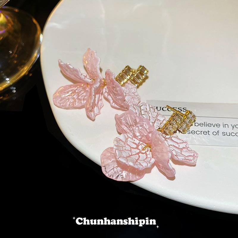Pink shell petal fringed earclips without pierced earrings light luxury niche spring and summer sweet stud earrings fashion earrings women