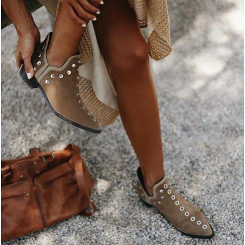 New Women's Boots Autumn Pointed Head Rivets Personality Ankle Boots Women Sneakers Chelsea Botas De Mujer