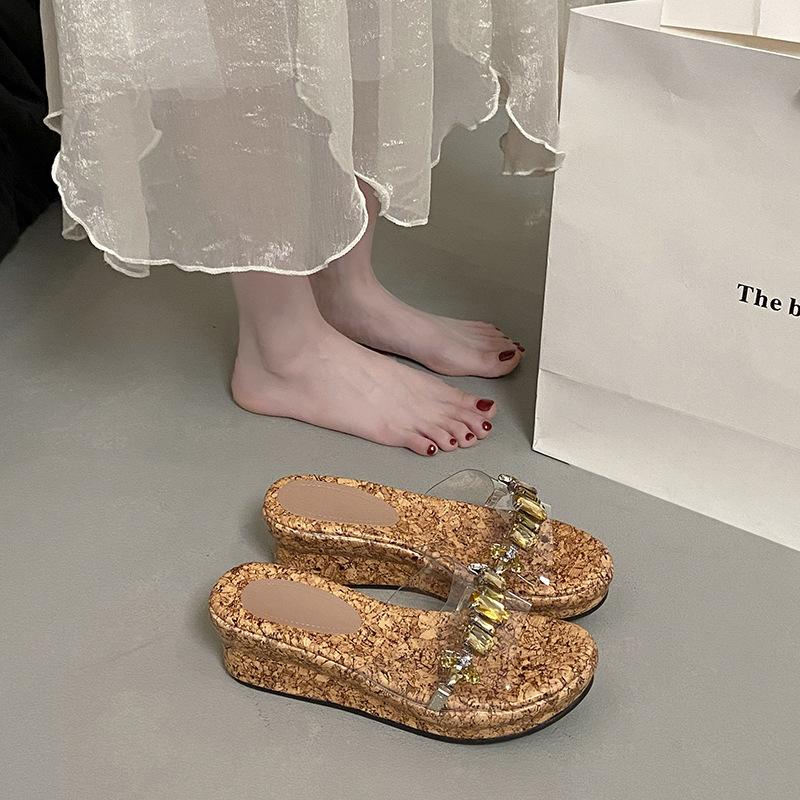 

One-word transparent beautiful slope heel cool slippers women s new summer platform slippers wearing beach shoes 40 шампанського