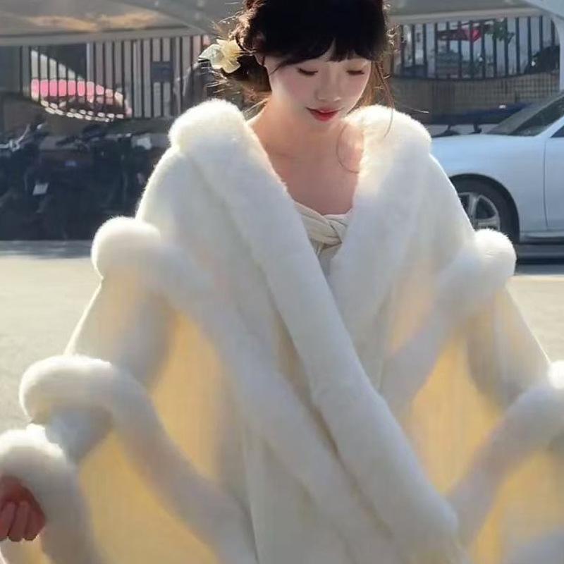 Fashion Women's Atmosphere Autumn and Winter Fur Collar Cape Shawl Loose Women's Knitted Shawl Jacket with Cape Women's Coat