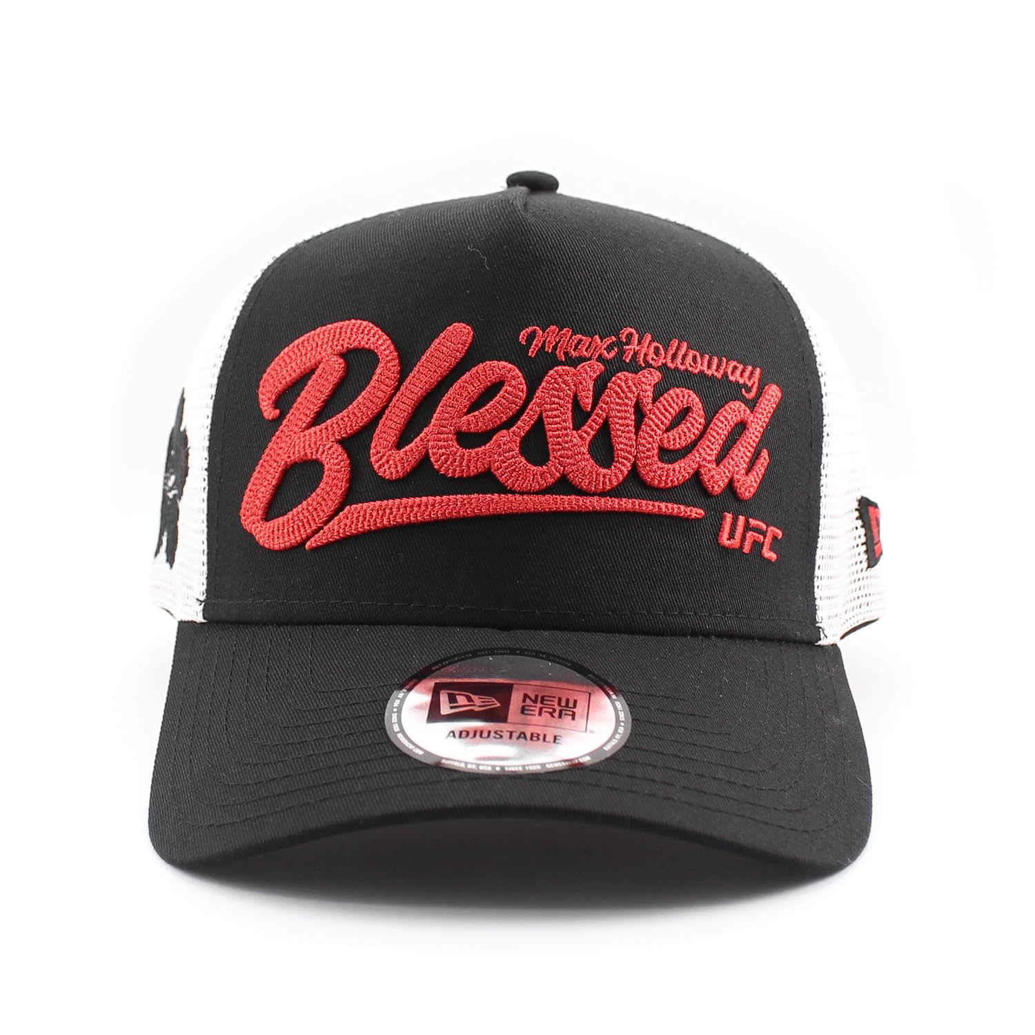

New Era UFC MAX HOLLOWAY TRUCKER MESH CAP a collaboration with the mixed martial arts organization This black snapback trucker cap is adjustable for чёрный