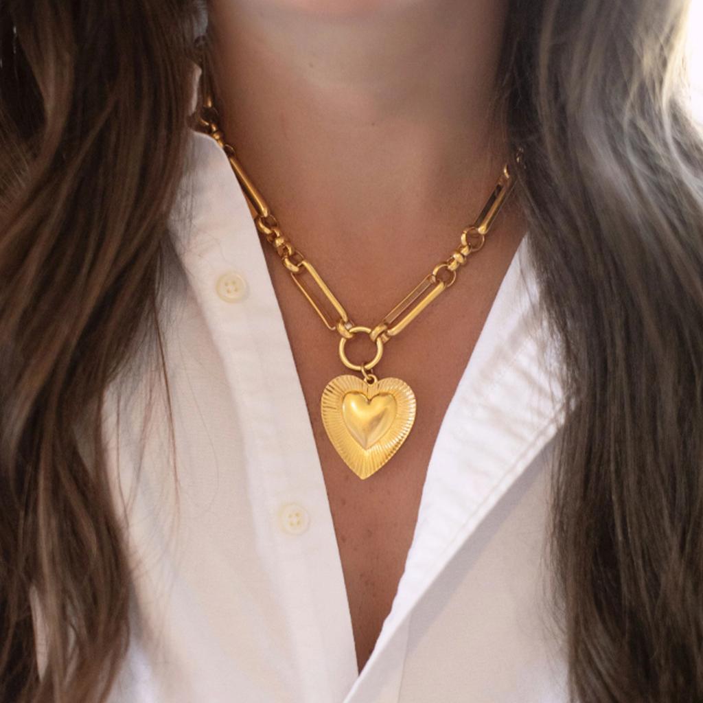 Sweet And Cool Wind Metal Lava Love Pendant Necklace, Personalized Design Peach Heart Collarbone Necklace